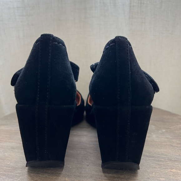 L’AmourDesPieds Orva Wedge in Black Suede, size 7 - Picture 4 of 7